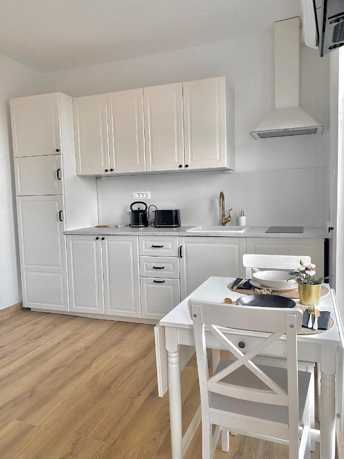 Villa Romana - Free Private Parking Любляна Екстер'єр фото